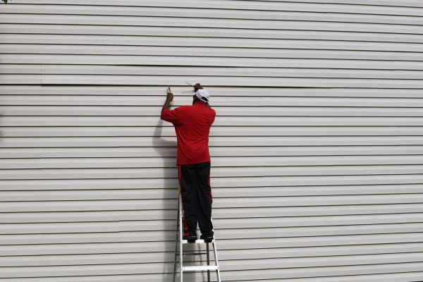 Siding Reattachment in Utica