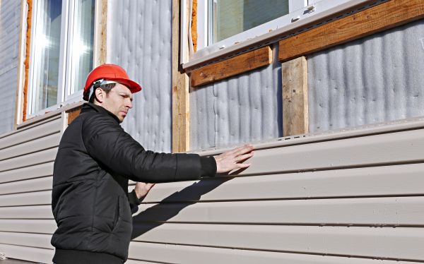 Vinyl Cladding Repair in Utica