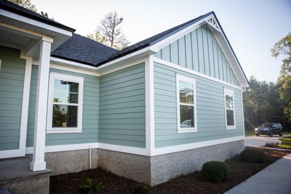 Board Siding Repair in Utica